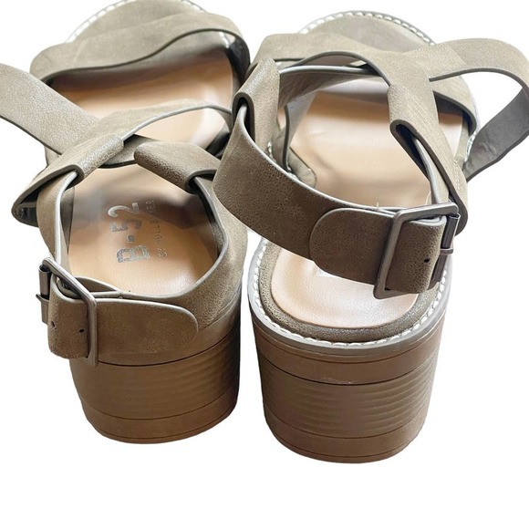 B-52 by Bullboxer Ivvy Sandals Adjustable Buckle Strap Olive Size 9 - Picture 10 of 12